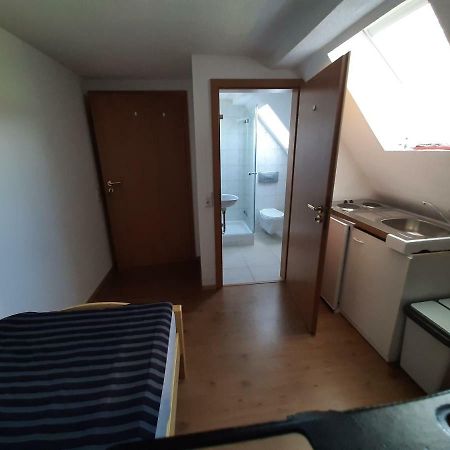 Biberach-Riss-Zimmer-Frei, Einzel-Zimmer Bad Kueche Birkenhard Exteriér fotografie