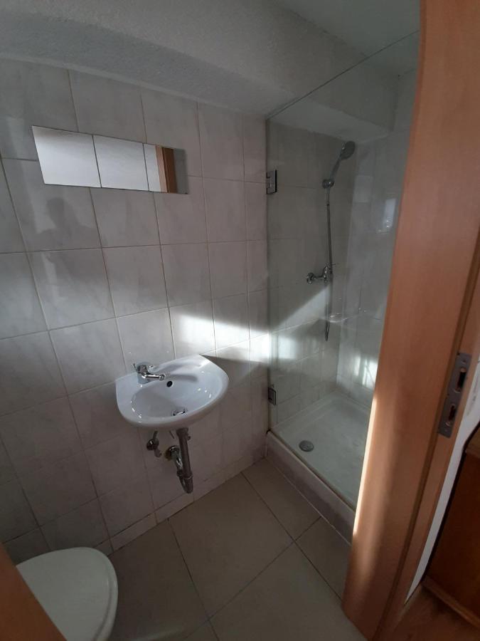 Biberach-Riss-Zimmer-Frei, Einzel-Zimmer Bad Kueche Birkenhard Exteriér fotografie