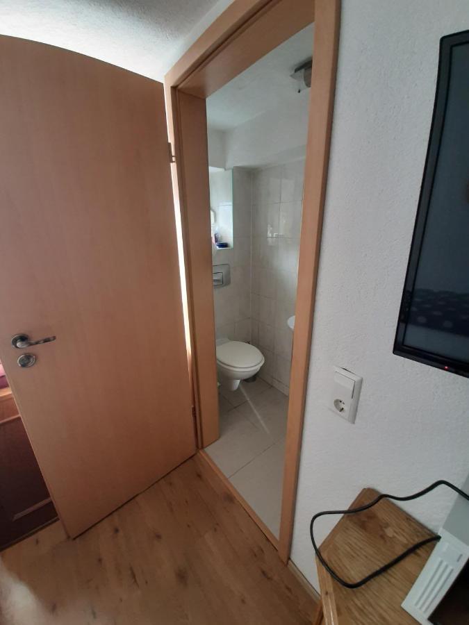 Biberach-Riss-Zimmer-Frei, Einzel-Zimmer Bad Kueche Birkenhard Exteriér fotografie