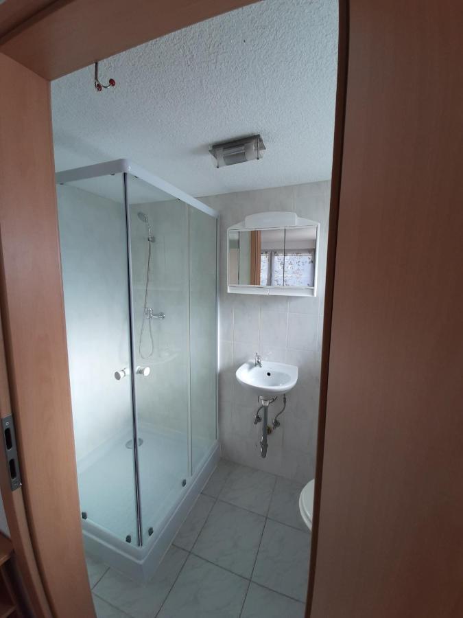 Biberach-Riss-Zimmer-Frei, Einzel-Zimmer Bad Kueche Birkenhard Exteriér fotografie
