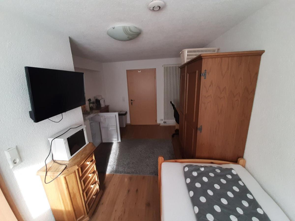 Biberach-Riss-Zimmer-Frei, Einzel-Zimmer Bad Kueche Birkenhard Exteriér fotografie
