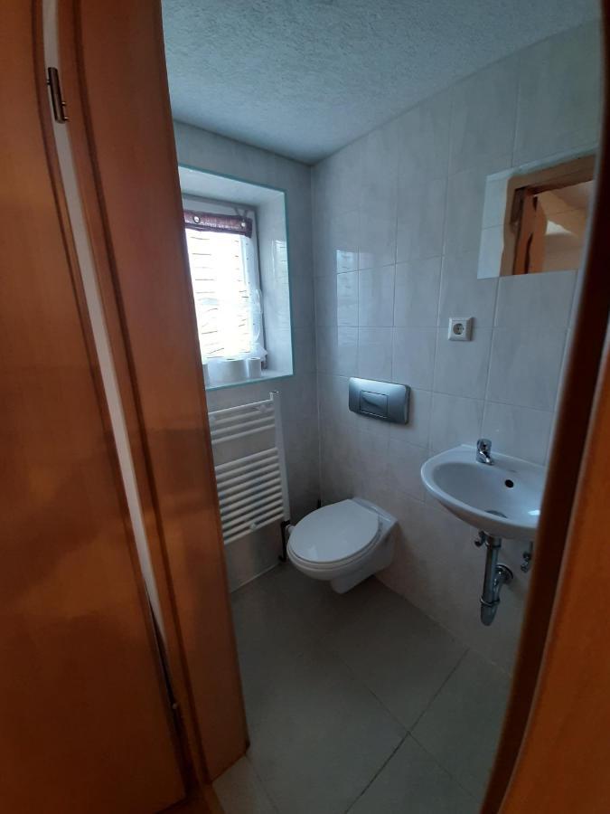 Biberach-Riss-Zimmer-Frei, Einzel-Zimmer Bad Kueche Birkenhard Exteriér fotografie