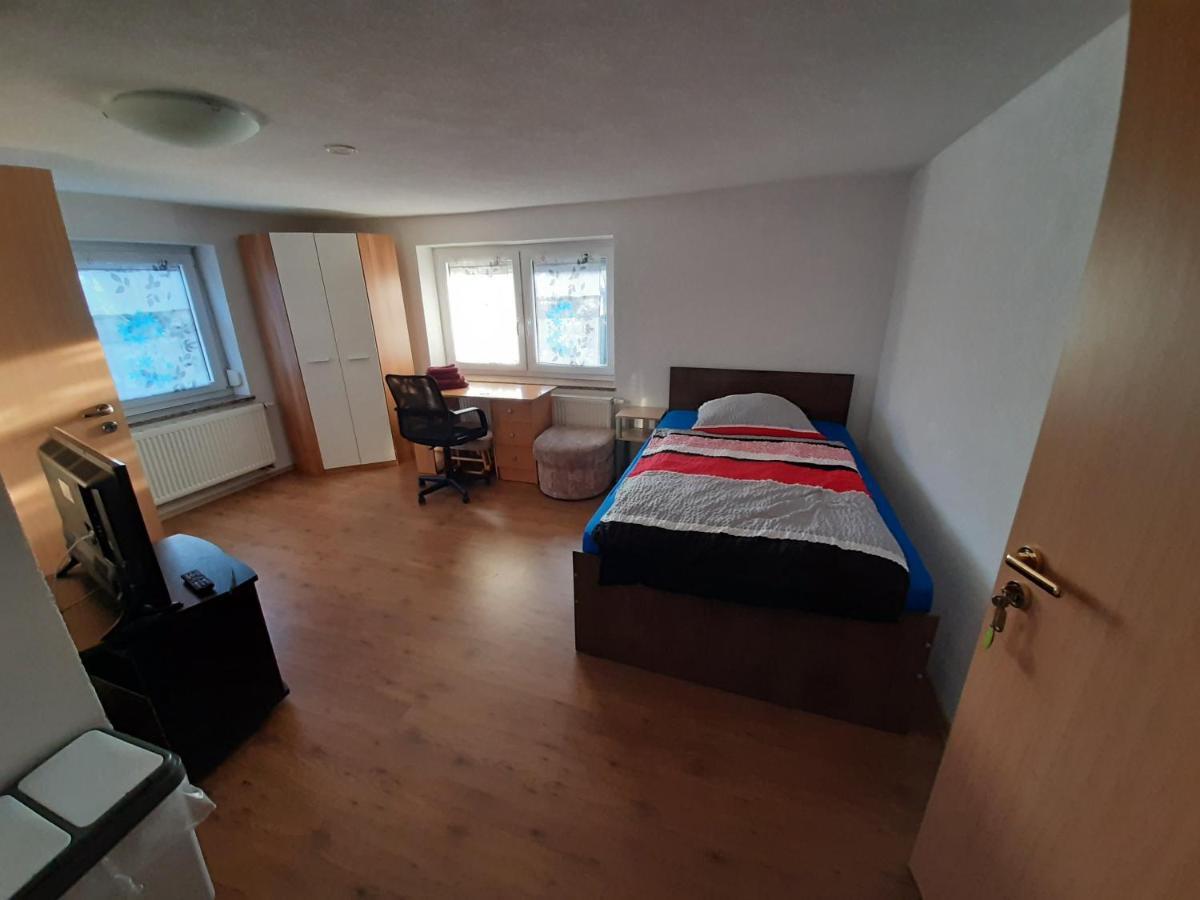 Biberach-Riss-Zimmer-Frei, Einzel-Zimmer Bad Kueche Birkenhard Exteriér fotografie