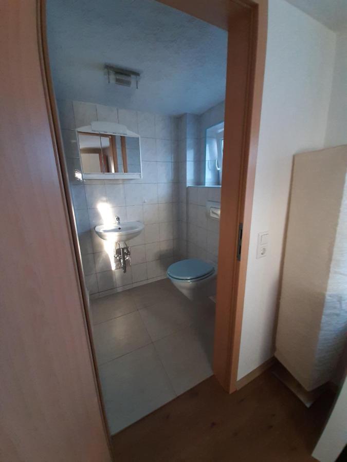 Biberach-Riss-Zimmer-Frei, Einzel-Zimmer Bad Kueche Birkenhard Exteriér fotografie