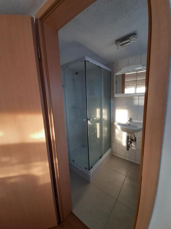 Biberach-Riss-Zimmer-Frei, Einzel-Zimmer Bad Kueche Birkenhard Exteriér fotografie
