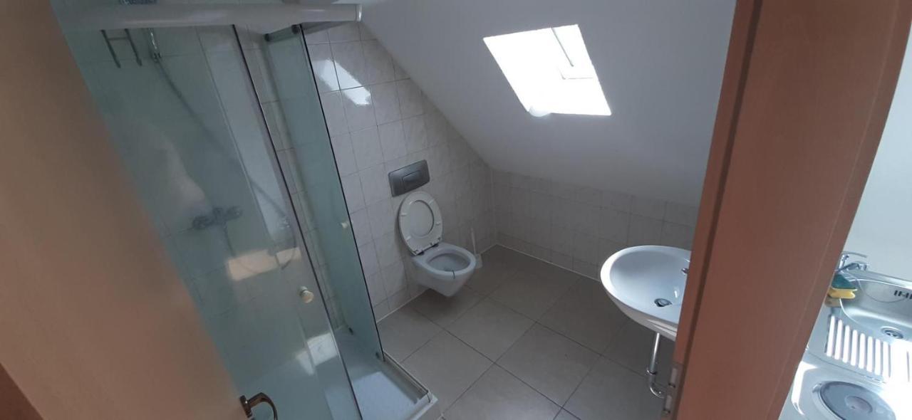 Biberach-Riss-Zimmer-Frei, Einzel-Zimmer Bad Kueche Birkenhard Exteriér fotografie