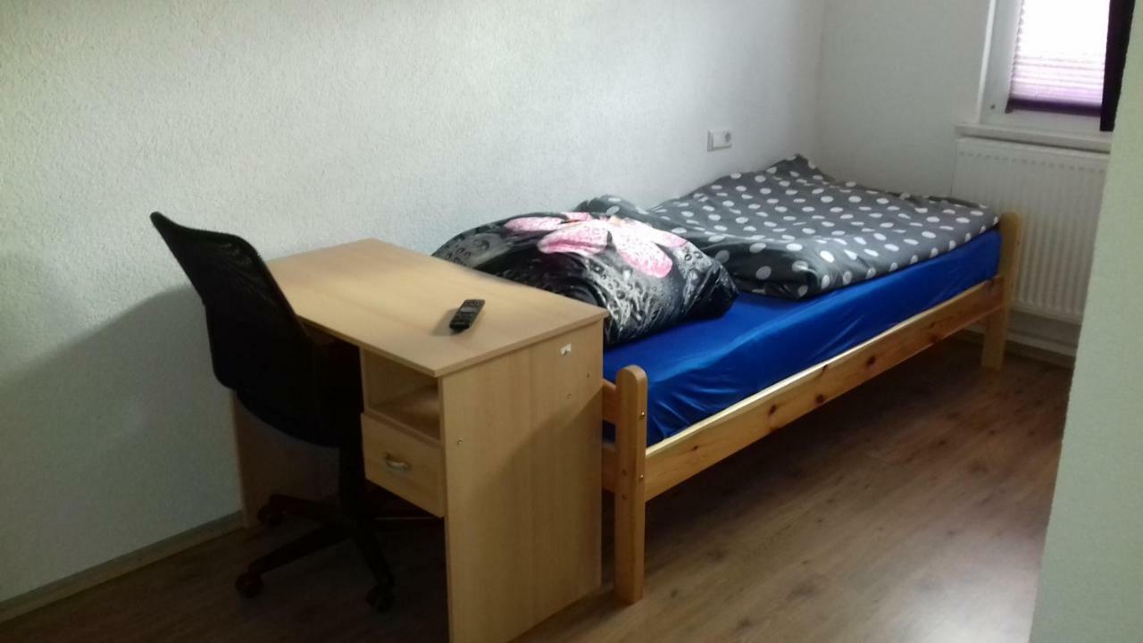 Biberach-Riss-Zimmer-Frei, Einzel-Zimmer Bad Kueche Birkenhard Pokoj fotografie