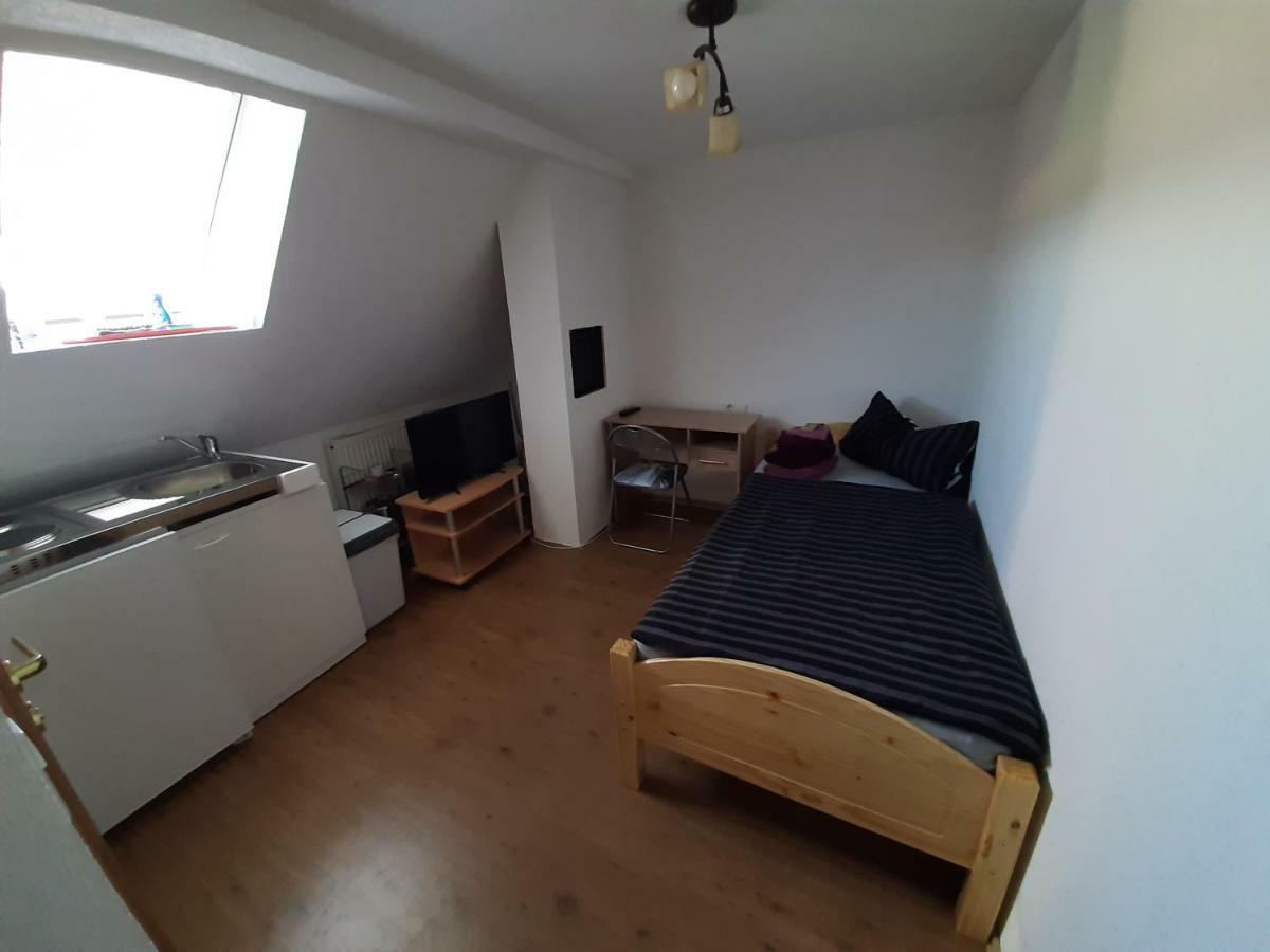 Biberach-Riss-Zimmer-Frei, Einzel-Zimmer Bad Kueche Birkenhard Exteriér fotografie