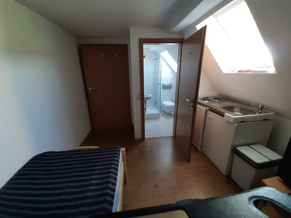 Biberach-Riss-Zimmer-Frei, Einzel-Zimmer Bad Kueche Birkenhard Exteriér fotografie